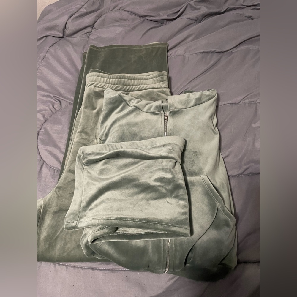 Fashion Nova Sage Green Velour 3pcs Set